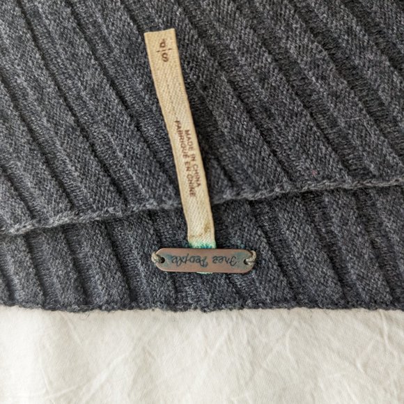 Free People asymmetrical sweater - Picture 2 of 3